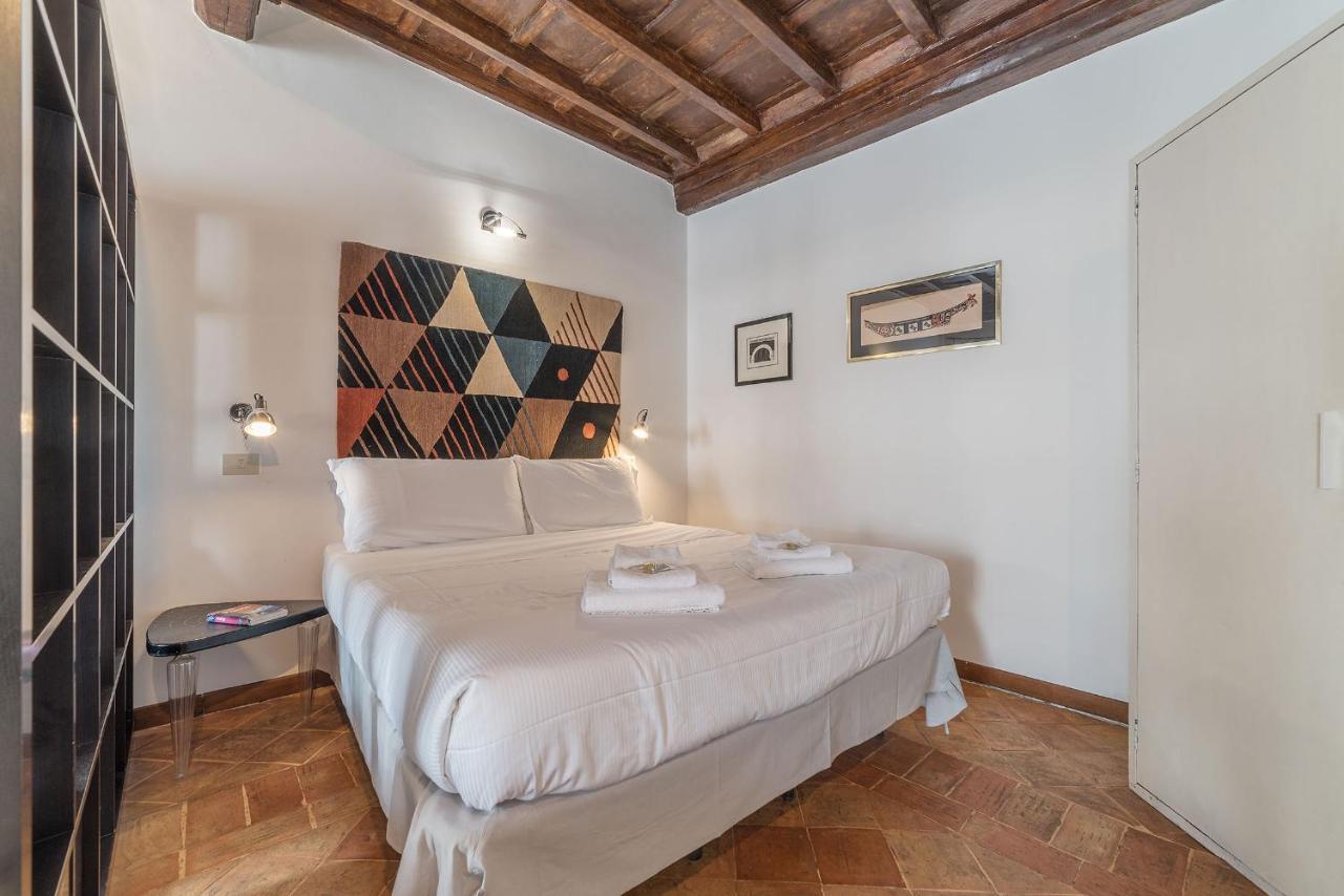 Appartement Black White - Fromhometorome *